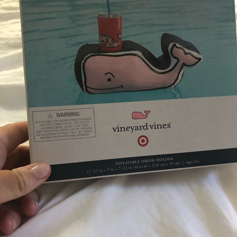 Brand New Vineyard Vines Target Whale Drink Float